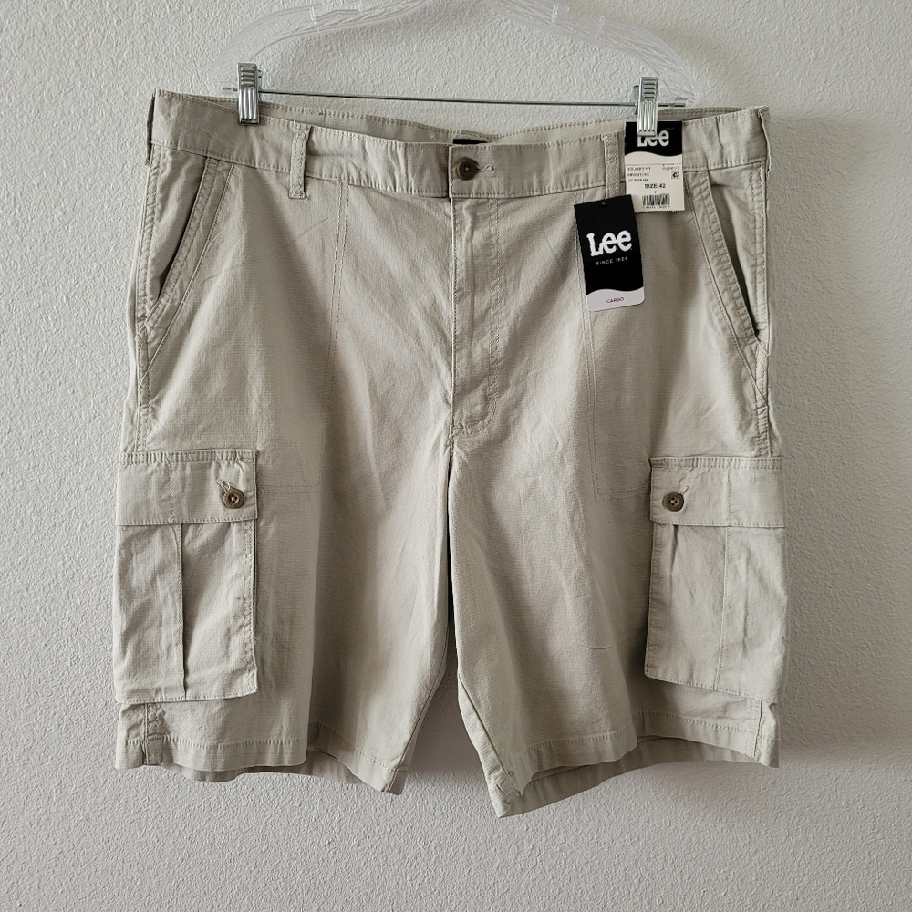 Lee cargo shorts size 42 tan mens relaxed fit active stretch 11 Inch Inseam NWT